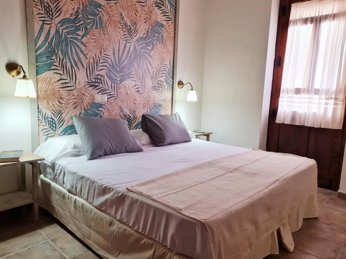 Hostal La Colonial Мадригал де ла Вера Екстериор снимка