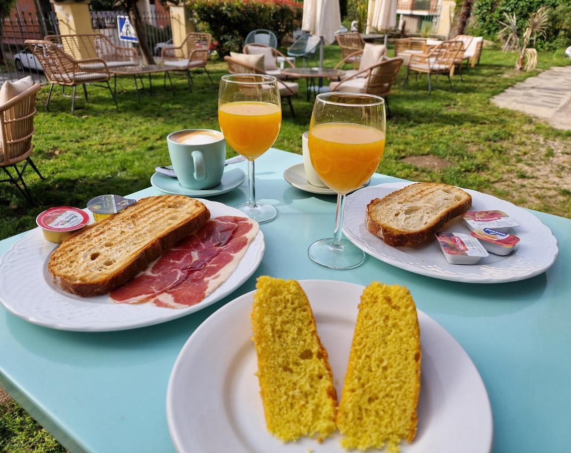 Hostal La Colonial Мадригал де ла Вера Екстериор снимка
