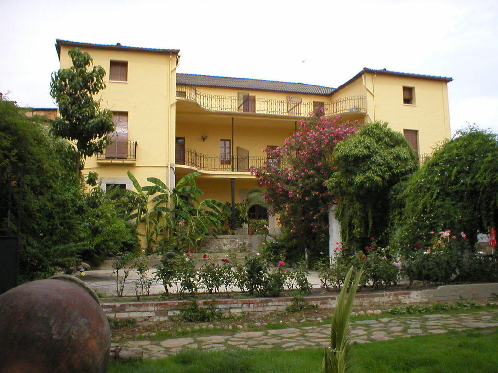 Hostal La Colonial Мадригал де ла Вера Екстериор снимка