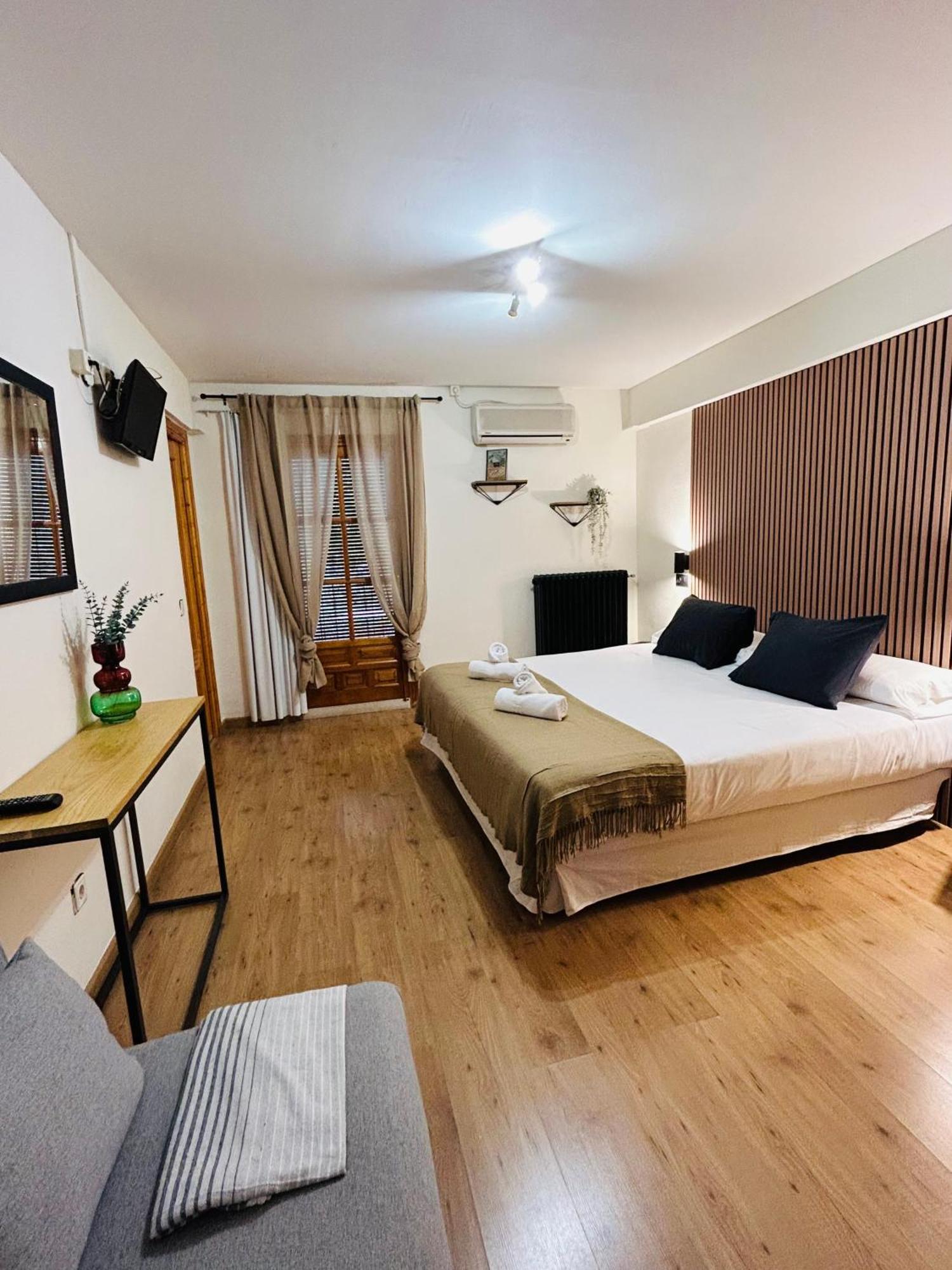 Hostal La Colonial Мадригал де ла Вера Екстериор снимка