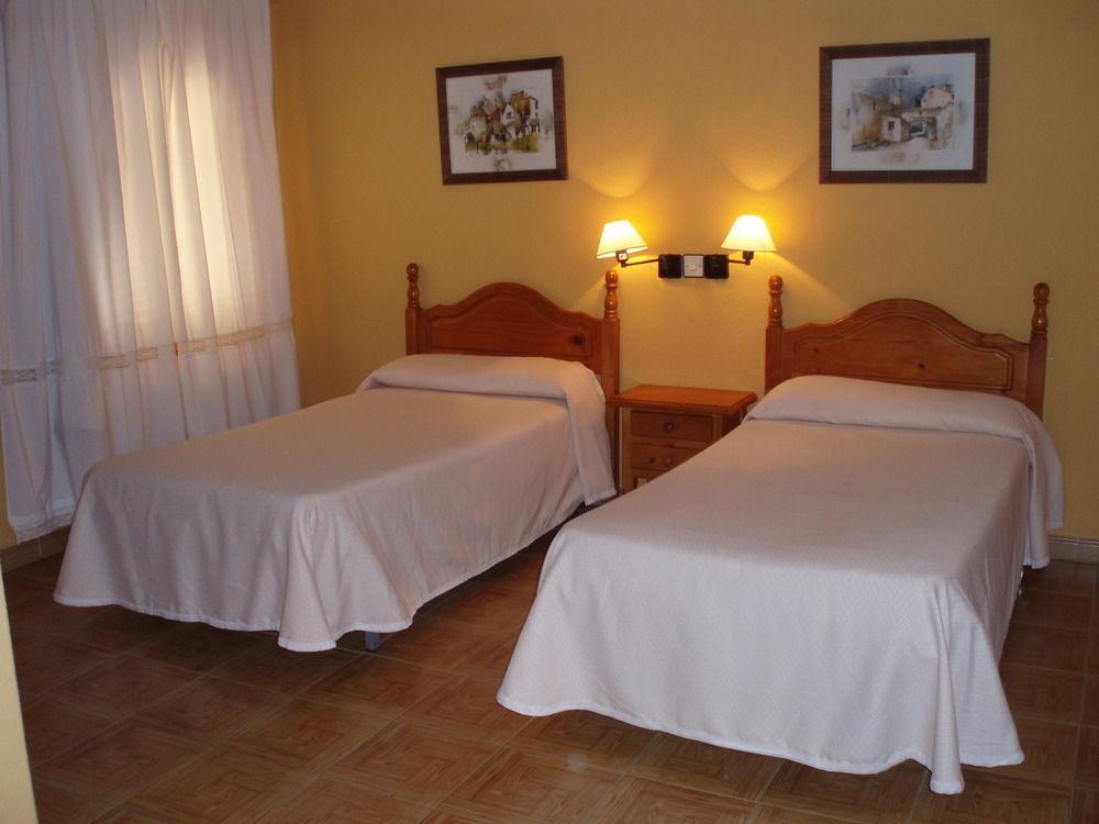 Hostal La Colonial Мадригал де ла Вера Екстериор снимка